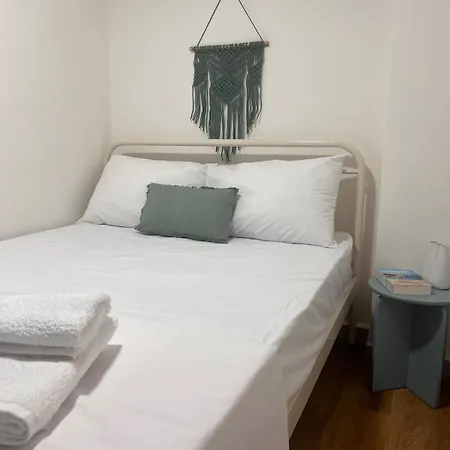 דירה Seaside 2-bedroom In