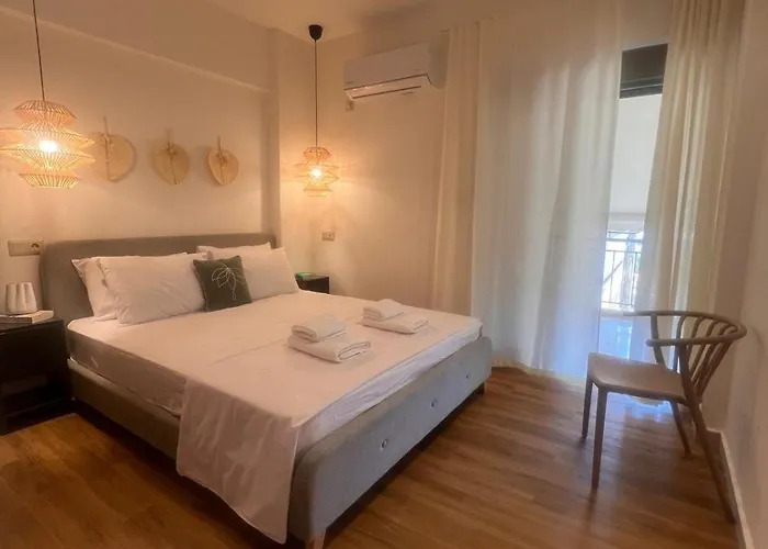 Seaside 2-bedroom In 자일로카스트론