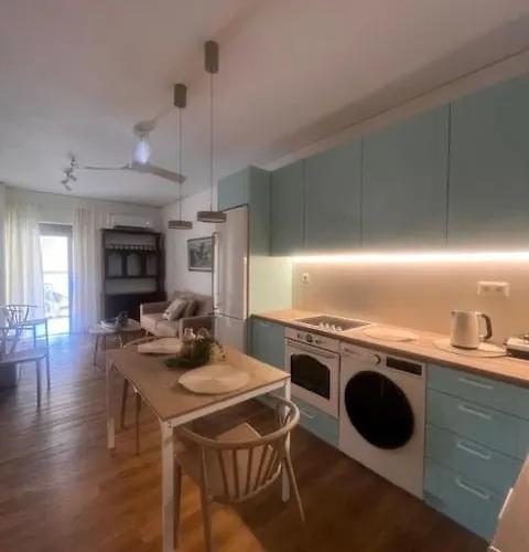 Seaside 2-bedroom In * 자일로카스트론